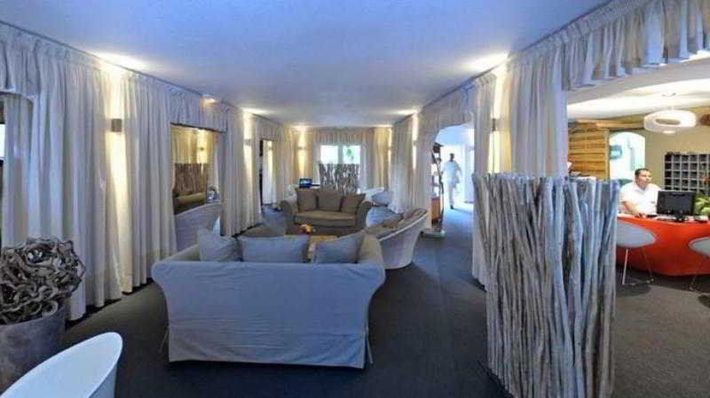 Hotel Exsel Ermitage Saint-Gilles Les Bains Exterior photo